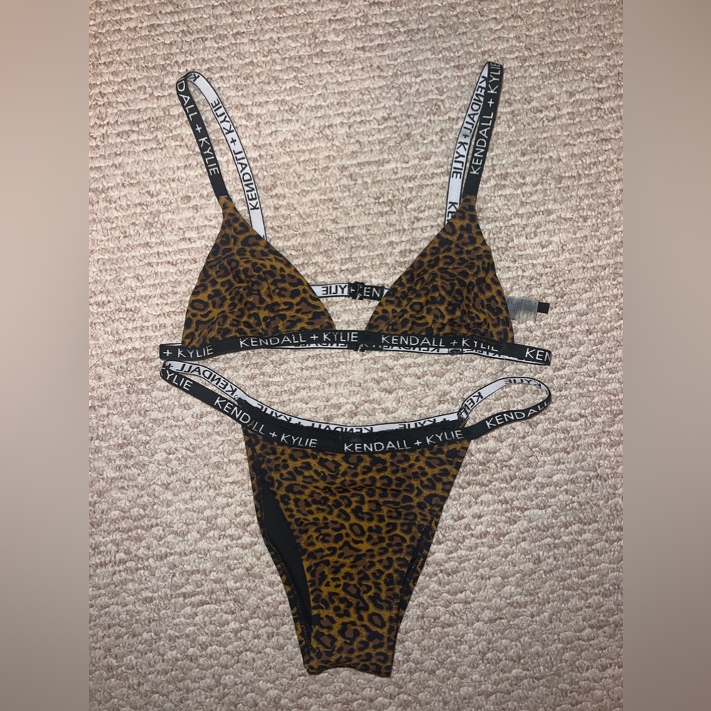 Kendall + Kylie Leopard Print Bikini set, NEVER WORN, size L